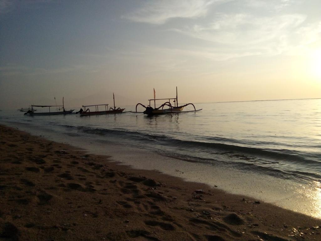 Ngetis *